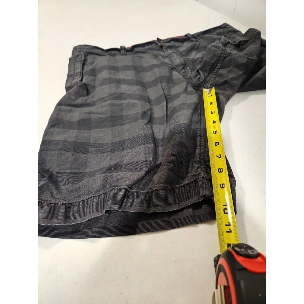 The North Face Shorts Mens 38 Black/Gray Plaid Chino Shorts(A144